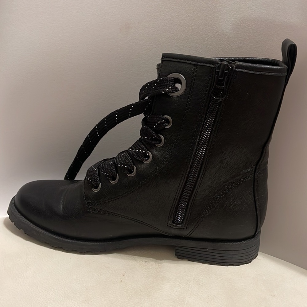 Black ankle boots 🆕